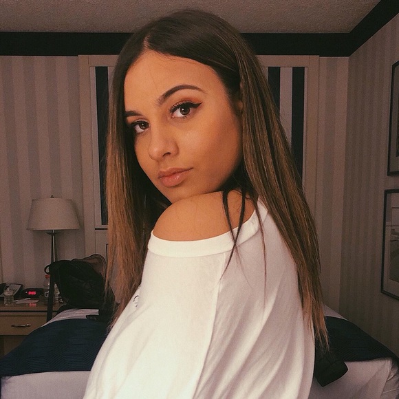 Meet your Posher, Anna - Picture 1 of 1